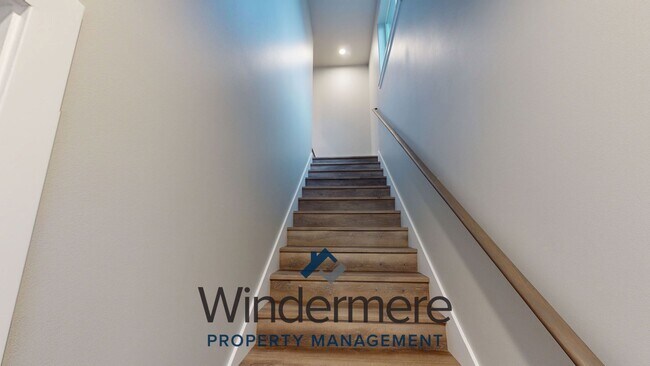 Foto del edificio - woodlawn705 1/2 &amp; 707 1/2