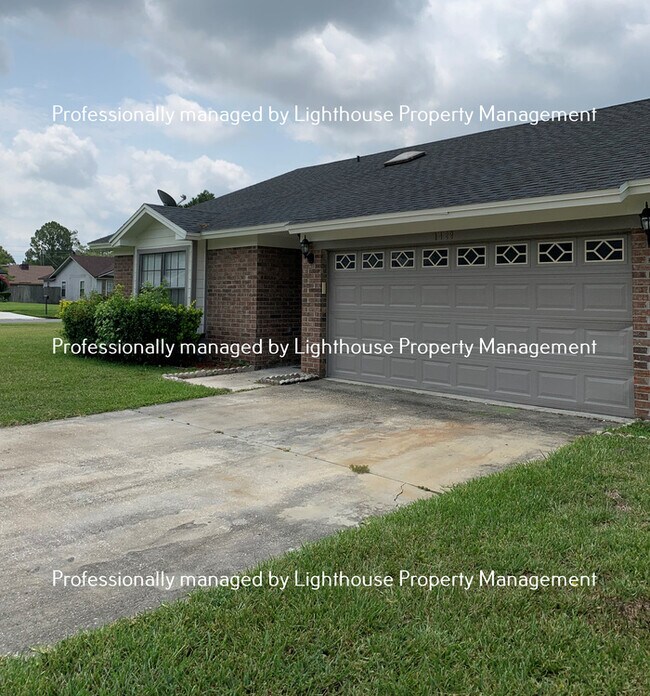 Building Photo - 1428 Kingfisher Ln N