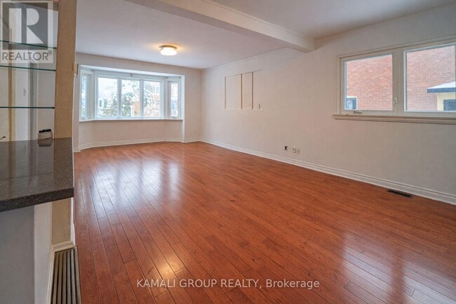 Building Photo - 46 Centre St E