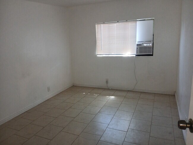 Foto del edificio - 2555 E Fort Lowell Rd