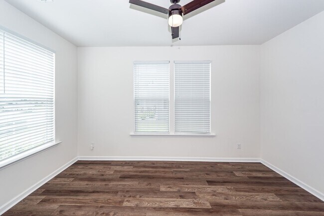 Building Photo - 3 Bedroom, 2.5 Bathroom Home in Hunters Bend - Ladson