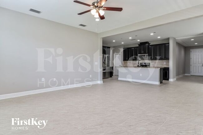 Building Photo - 31543 Fairhill Dr