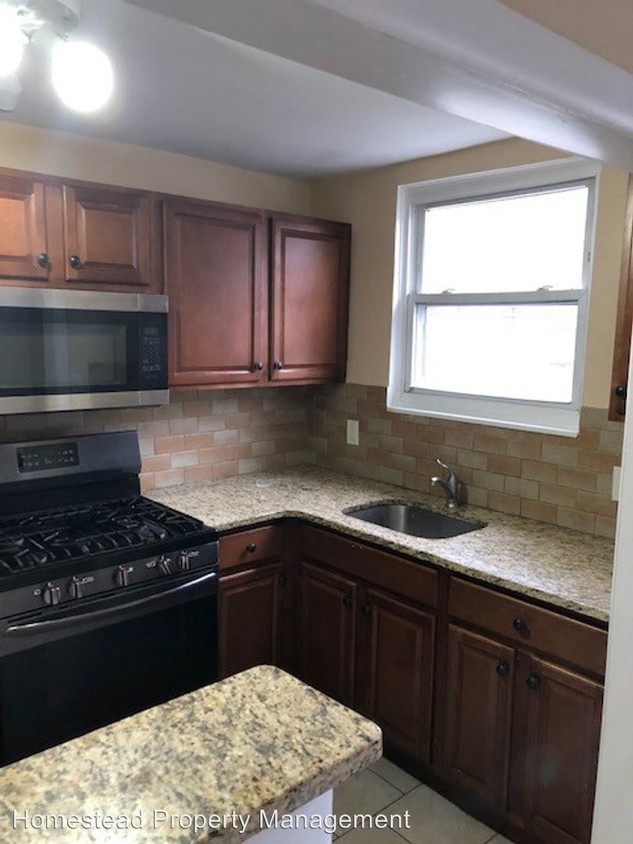 Primary Photo - 3 br, 1 bath House - 7262 Lamport Road