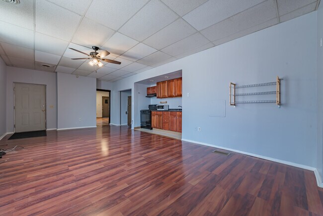 Foto del edificio - 104 N Graham St