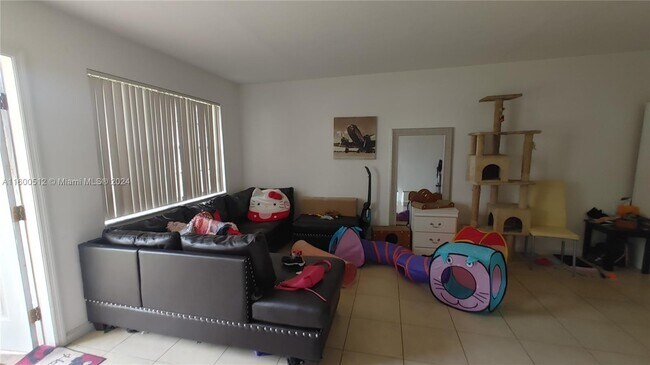 Foto del edificio - 500 NE 2nd St