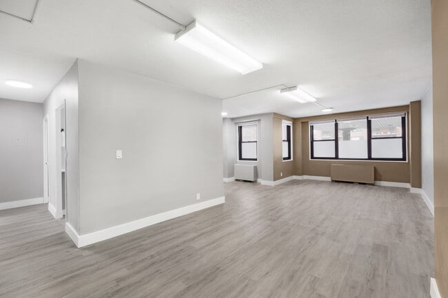 Building Photo - 201 Saint Pauls Ave