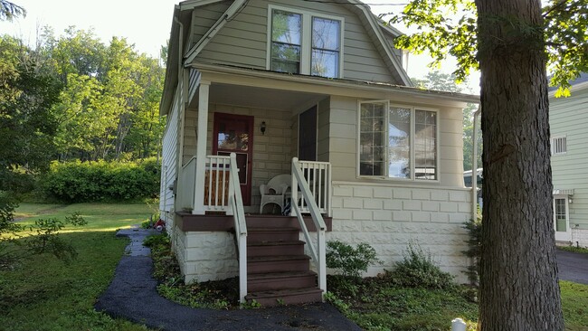 Building Photo - 2910 Wehnwood Rd