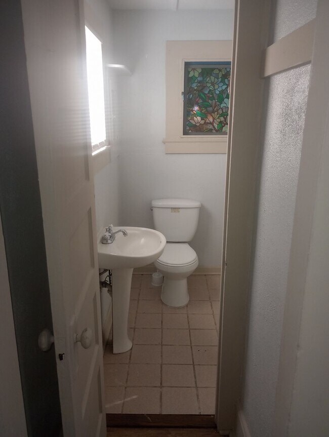 Building Photo - 1 BEDROOM 1 BATH  LOCATED IN DAYTONA BEACH