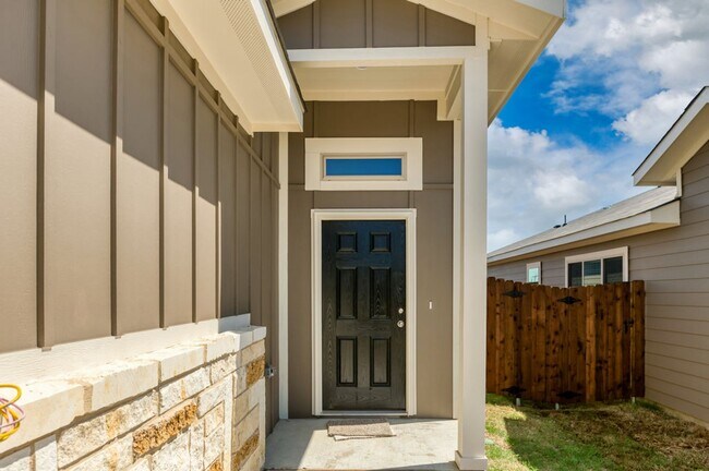 Foto del edificio - 744 Wheatfield Dr
