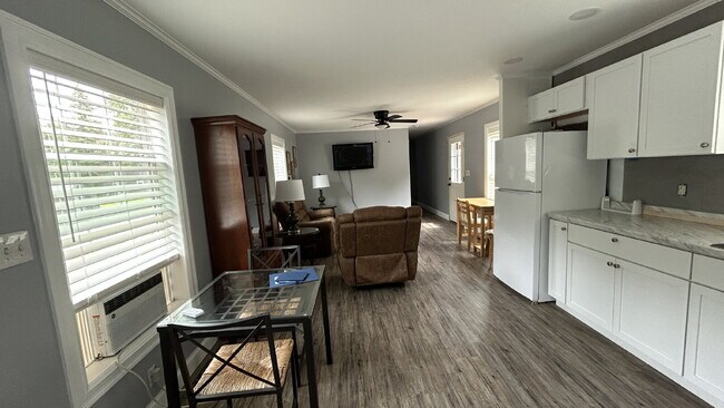 Foto del edificio - A rare find! Quiet country living in a single-level, 3 bed/2 bath home in Kennebunk!