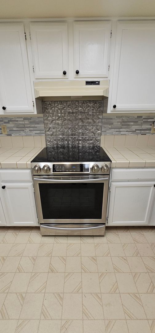 Building Photo - 2bd/2ba/1car garage downstairs condo