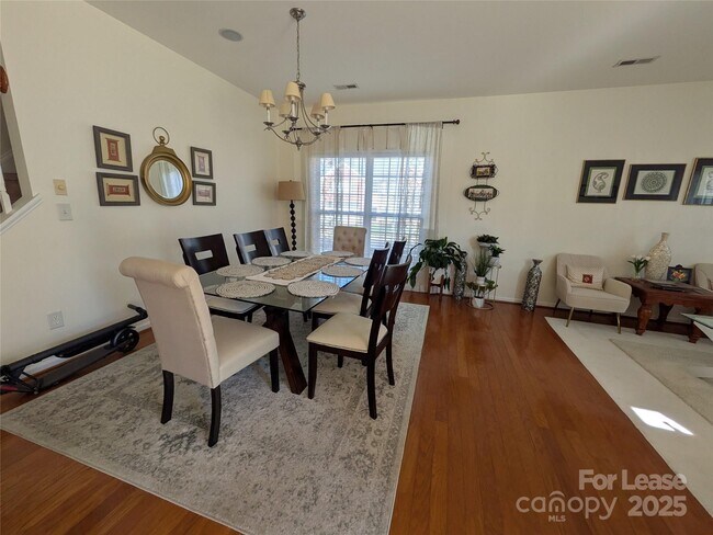 Foto del edificio - 2102 Big Pine Dr