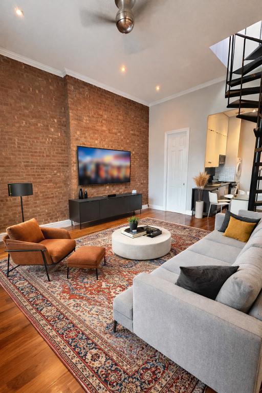 Building Photo - 7 E 75th St