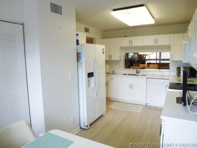 Foto del edificio - 5550 Witney Dr