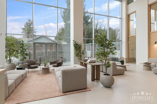Building Photo - Modern 2 Bed, 2 Bath Apartment in the Heart of Surrey