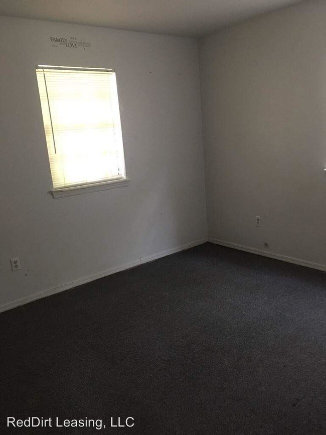 Building Photo - 3 br, 1 bath House - 1620 SE 51st Street