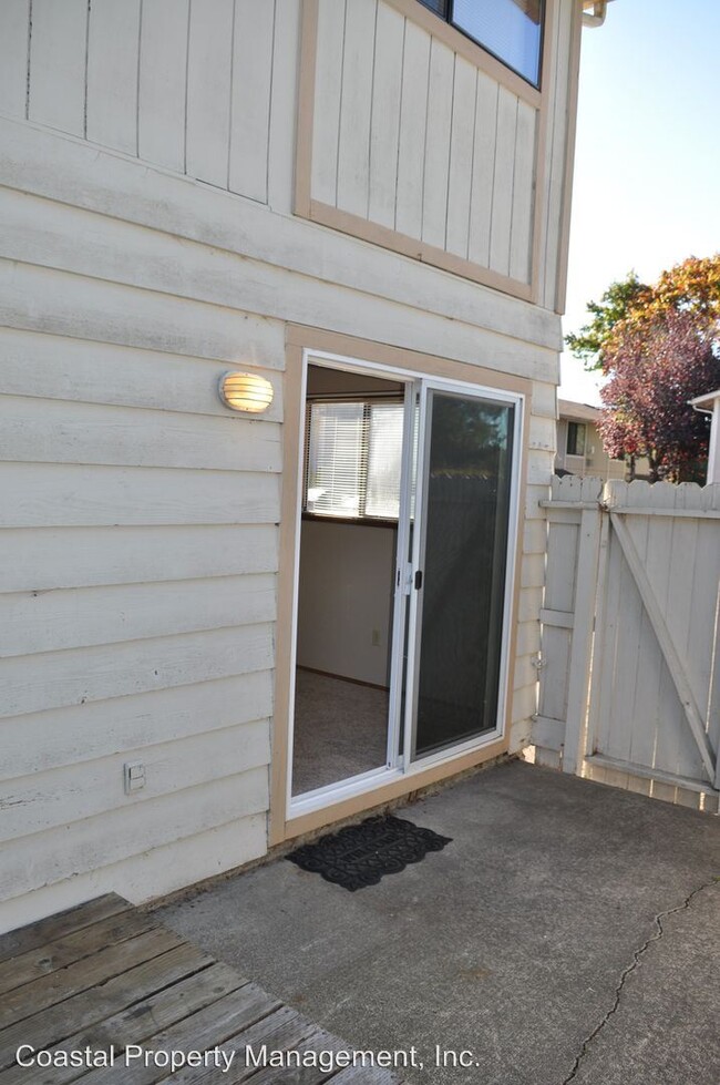 Building Photo - 2 br, 1.5 bath House - 1340 9th Street Unit 1