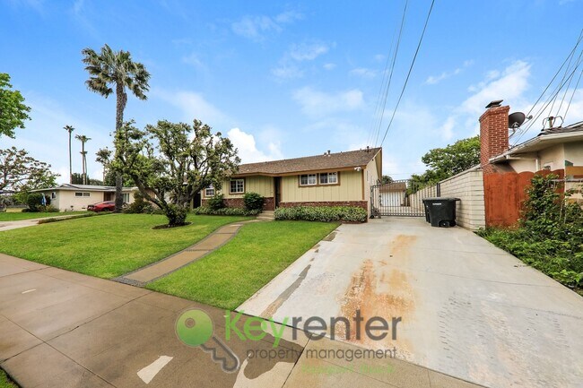 Foto del edificio - 3 Bedroom 2 bathroom in the heart of Orange