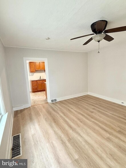 Foto del edificio - 1235 Maple St