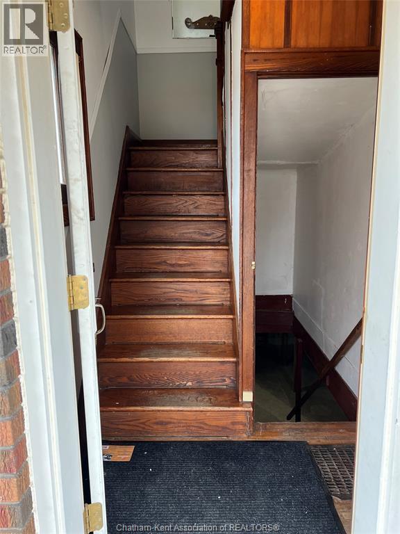 Building Photo - 121 William St N