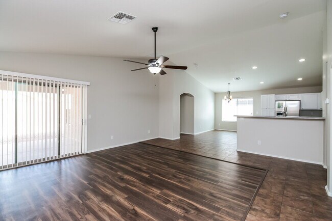 Foto del edificio - 484 W Gascon Rd