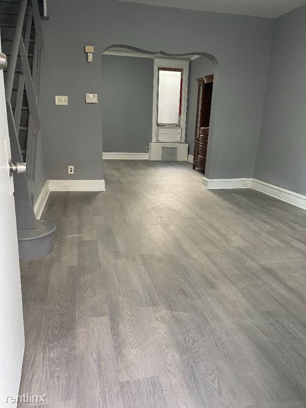 Building Photo - 3 br, 1 bath House - 892 Granite St