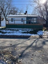 Building Photo - 930 W 590 S