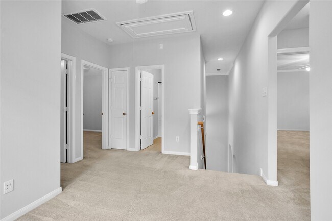 Building Photo - 26 Valewood Pl