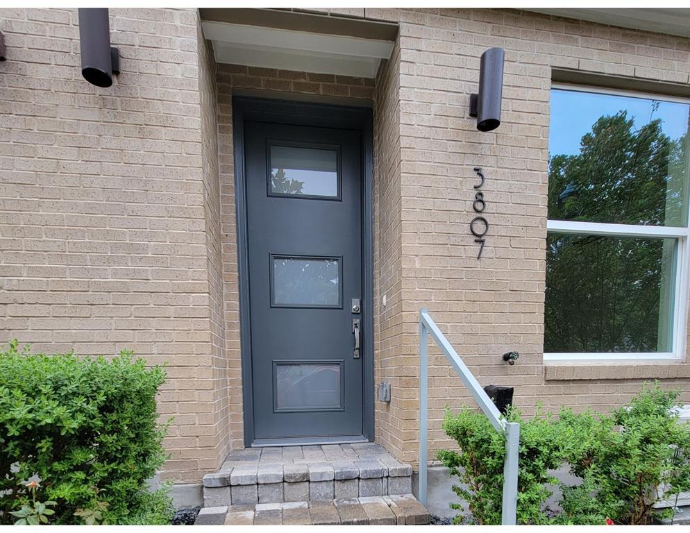 Foto principal - 3807 Threadgill St