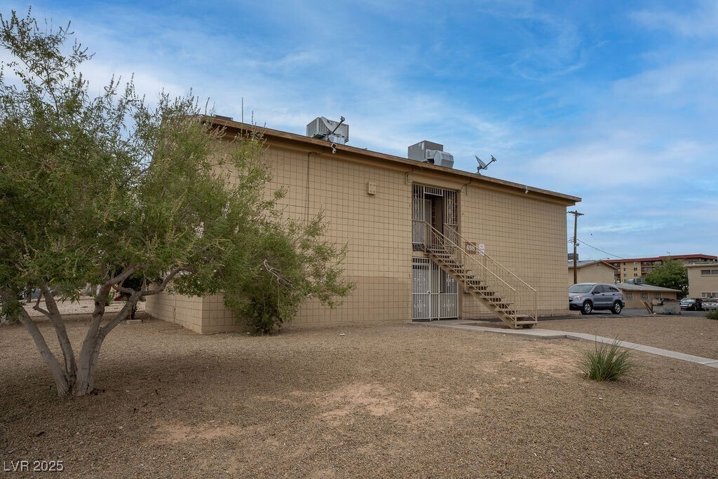 Foto principal - 698 Northrop Ave