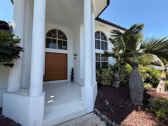 Foto del edificio - 2940 NE 164th St