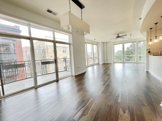 Building Photo - 600 W Drummond Pl