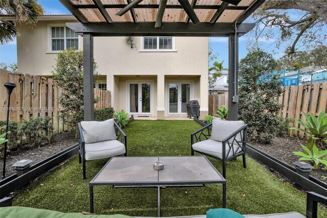Foto del edificio - 600 SW 8th St