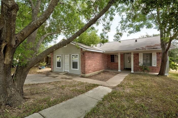 Primary Photo - Spacious Austin Colony Home