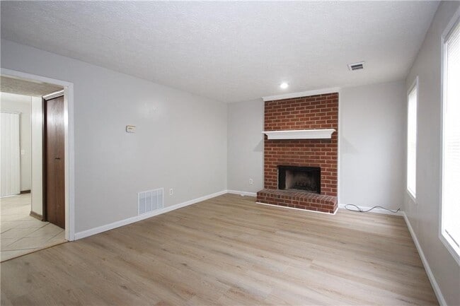 Foto del edificio - 948 Waverly Ct