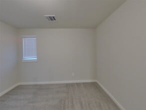 Building Photo - 9835 Willow Creek Commerce Dr