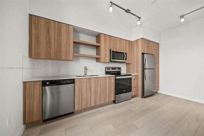Foto del edificio - 555 NE 8th St
