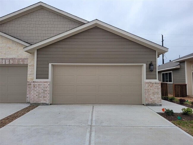 Building Photo - 9881 Grosbeak Ln