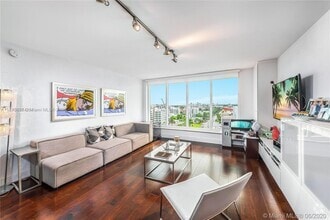 Building Photo - 10350 W Bay Harbor Dr