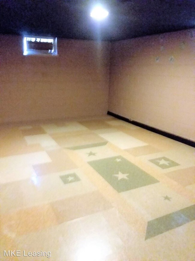 Foto del edificio - 3 br, 1 bath House - 4728 N 79th St
