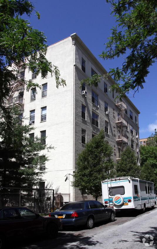 Foto del edificio - 310 W 153rd St