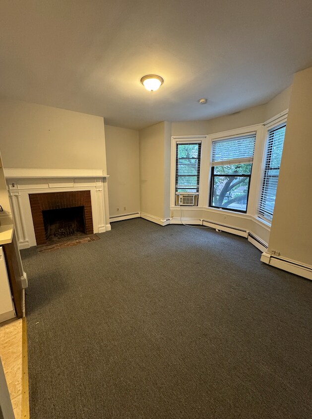 Building Photo - 25 Stearns Rd