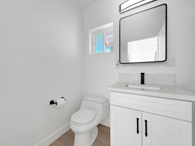 Building Photo - 1273 Donatello St