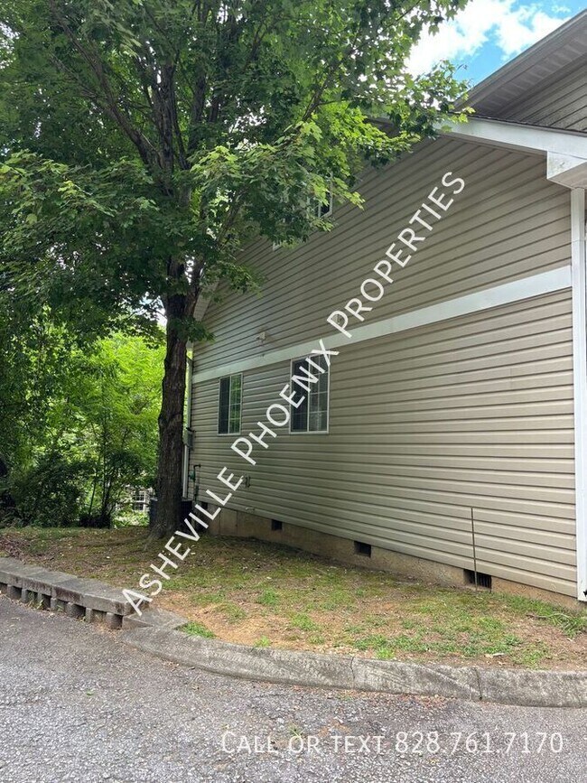 Building Photo - 445 Sand Hill Rd