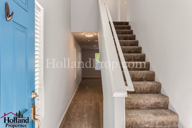 Building Photo - Attractive 4-Bedroom Single-Family Home in...