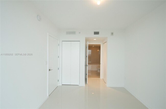 Foto del edificio - 5300 Paseo Blvd