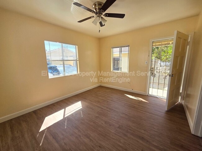 Building Photo - 4013 Live Oak St