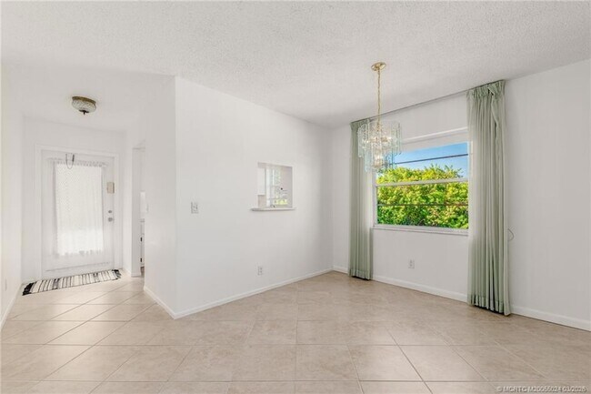 Foto del edificio - 1225 NW 21st St