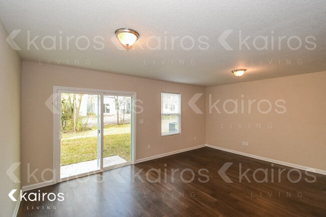 Building Photo - 1336 Lake Shore Blvd