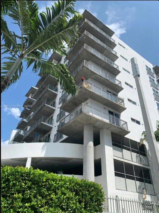 Foto del edificio - 455 NE 25th St